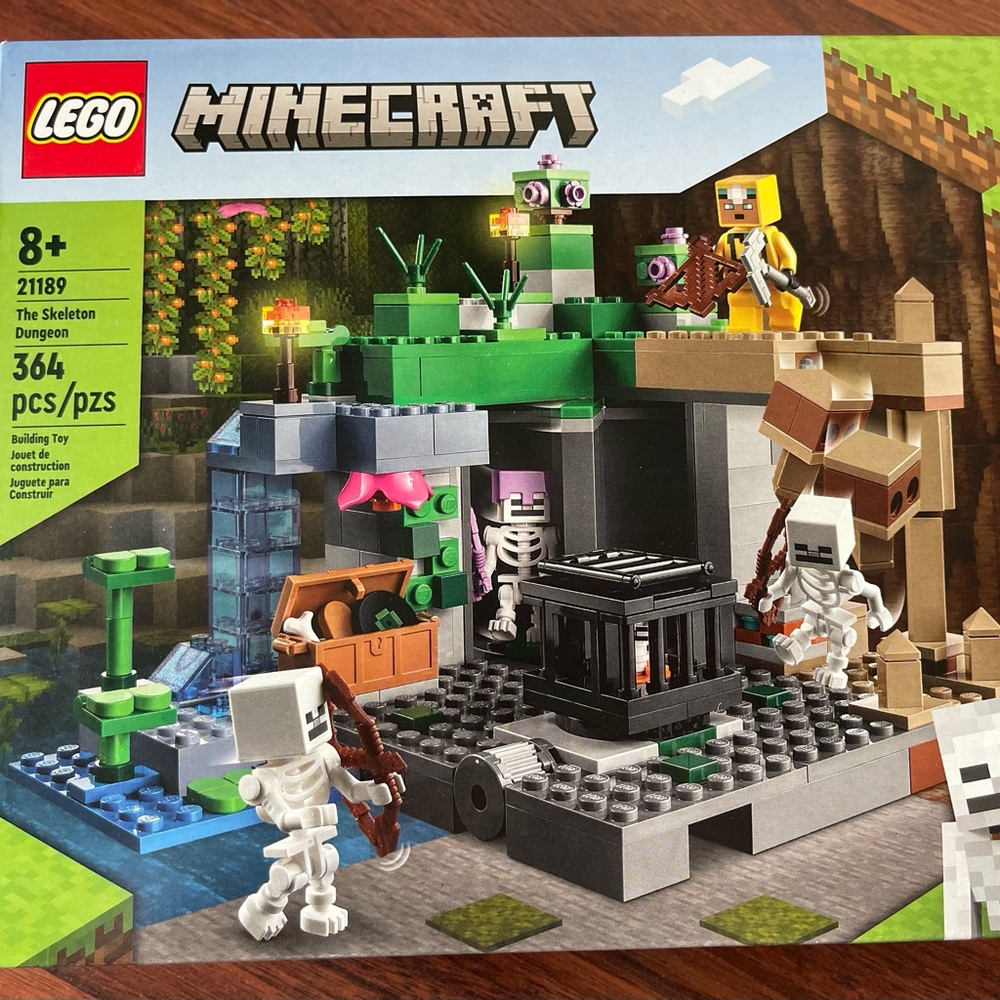 NEW LEGO Set 21189 Mindcraft: The Dungeon Skeleton.